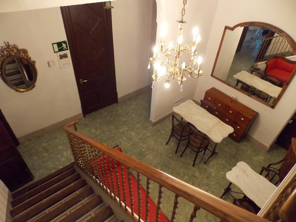 Hostal Cal Pla Sant Llorenc Savall Exterior photo
