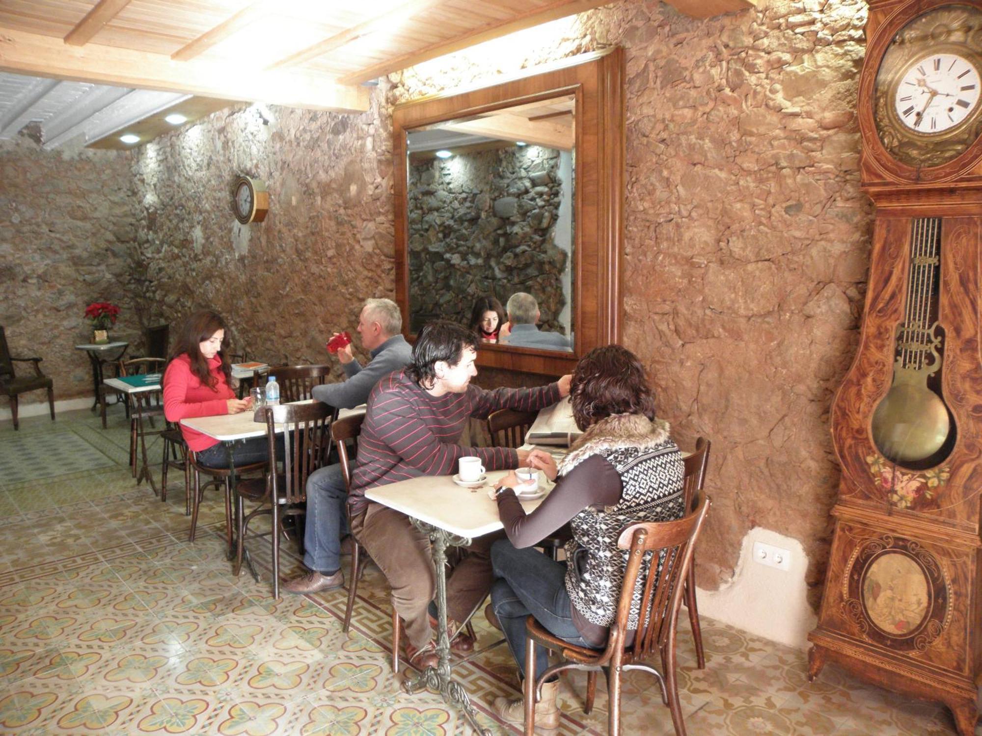 Hostal Cal Pla Sant Llorenc Savall Exterior photo